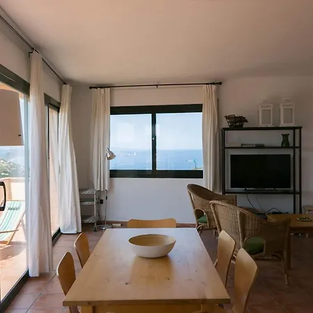 2 Bedroom In Center. Sea Views, Terrace&pool Appartement Begur