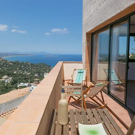 Апартаменты 2 Bedroom In Center. Sea Views, Terrace And Pool Бегур